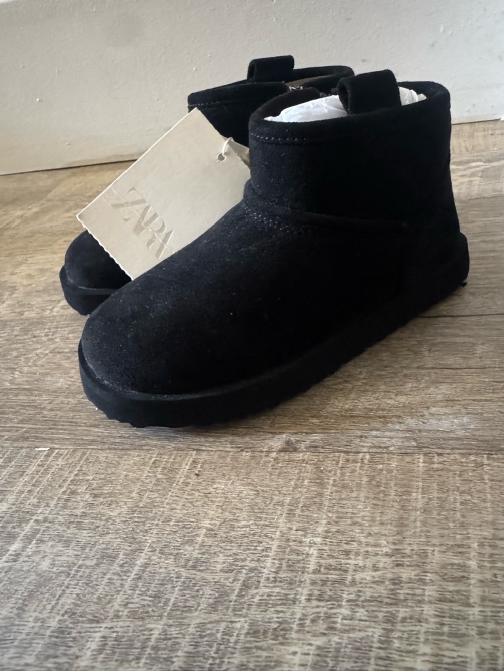 Zara kids boots and hat brand new w/tags